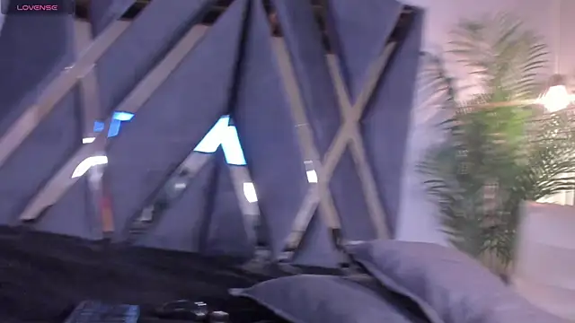 alessandra wells online show from January 10, 2025, 11:22 am