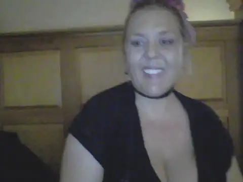 funtimkity online show from October 31, 2025, 3:46 pm