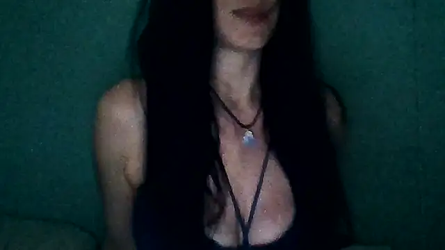 chicacastilla online show from April 17, 2026, 7:44 am