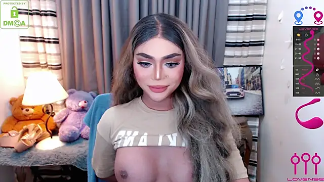 Fantacyoflove online show from November 17, 2025, 5:41 pm