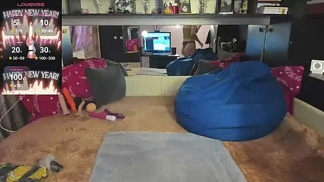 FoxyDom699 online show from March 10, 2025, 9:32 am