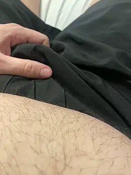 Snapshot of tunneltom chatting on February 4, 2026, 4:35 pm tunneltom online show from February 4, 2026, 4:35 pm