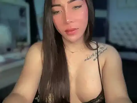 Snapshot of kristinestar chatting on January 12, 2026, 11:43 pm kristinestar online show from January 12, 2026, 11:43 pm