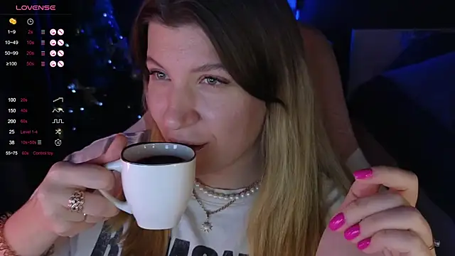 Snapshot of Fairy__Sofia chatting on December 29, 2024, 10:57 pm Fairy Sofia online show from December 29, 2024, 10:57 pm