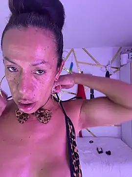 YOURSDEBORA online show from June 2, 2026, 6:54 pm