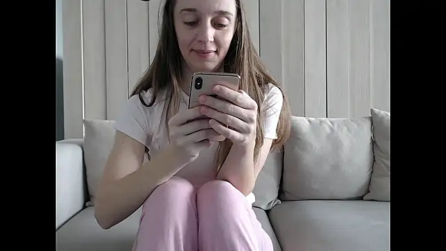 ShySchoolGirl online show from March 5, 2025, 9:16 am