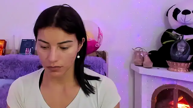 Snapshot of Arenne_rouse chatting on February 8, 2025, 5:08 pm Arenne rouse online show from February 8, 2025, 5:08 pm