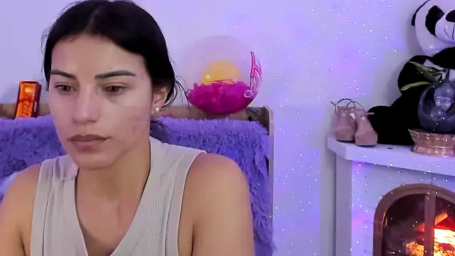 Snapshot of Arenne_rouse chatting on February 8, 2025, 10:51 pm Arenne rouse online show from February 8, 2025, 10:51 pm