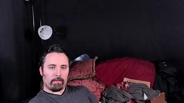 Metalstud online show from November 30, 2025, 4:05 am