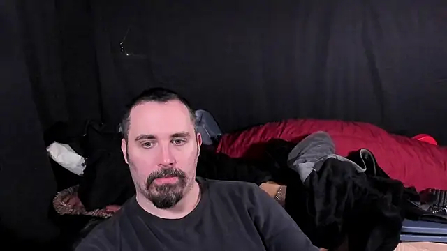 Snapshot of Metalstud chatting on January 17, 2026, 10:35 pm Metalstud online show from January 17, 2026, 10:35 pm