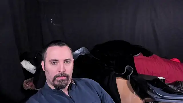 Snapshot of Metalstud chatting on January 18, 2026, 10:13 pm Metalstud online show from January 18, 2026, 10:13 pm