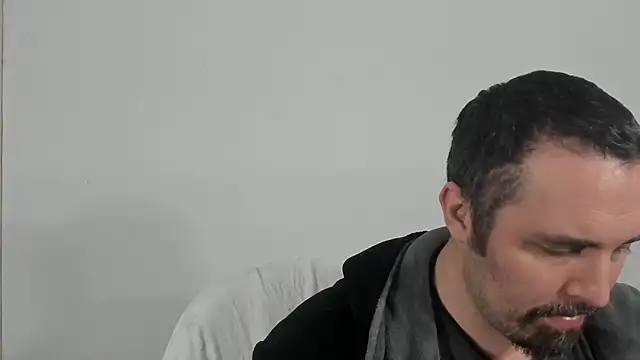 Snapshot of Metalstud chatting on February 17, 2026, 5:37 am Metalstud online show from February 17, 2026, 5:37 am