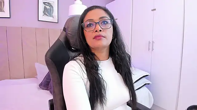 Inndrahot online show from February 12, 2025, 3:18 am