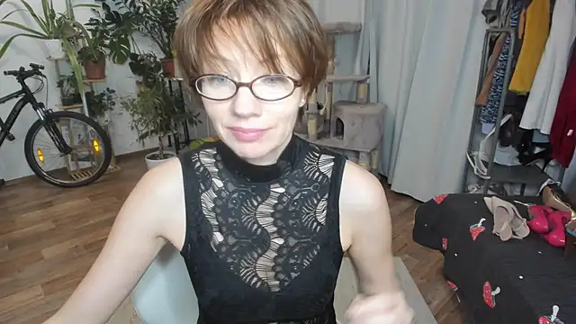 Snapshot of Constancia_pure chatting on February 9, 2025, 6:58 pm Constancia pure online show from February 9, 2025, 6:58 pm