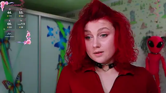 SmokyRose online show from April 18, 2026, 9:35 am