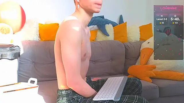 LandelRay online show from February 7, 2026, 9:02 am