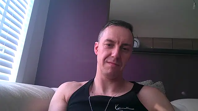 Snapshot of ploki2180 chatting on February 16, 2025, 3:05 pm ploki2180 online show from February 16, 2025, 3:05 pm