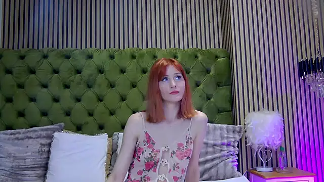 SiennaShapiro online show from July 28, 2026, 9:04 am