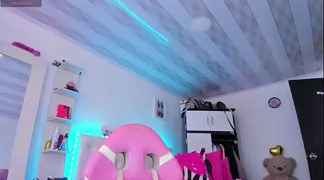 Snapshot of briitany_hot chatting on February 21, 2025, 8:05 pm briitany hot online show from February 21, 2025, 8:05 pm