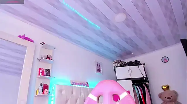 Snapshot of briitany_hot chatting on March 6, 2025, 4:49 pm briitany hot online show from March 6, 2025, 4:49 pm