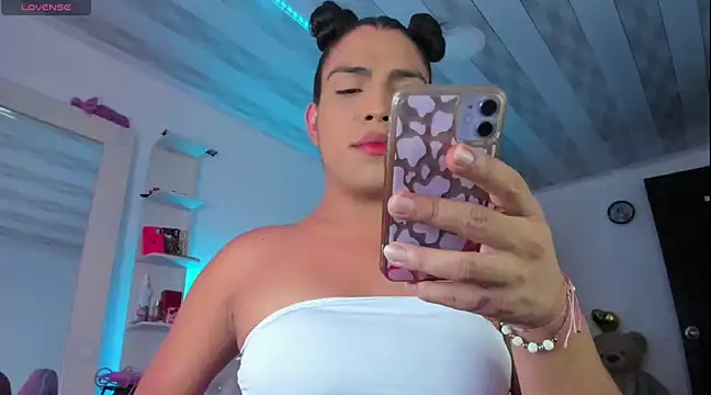 Snapshot of briitany_hot chatting on March 15, 2025, 10:55 pm briitany hot online show from March 15, 2025, 10:55 pm