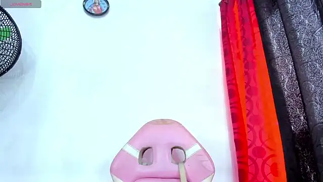 Snapshot of briitany_hot chatting on September 20, 2025, 7:37 pm briitany hot online show from September 20, 2025, 7:37 pm