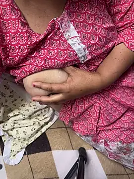 Snapshot of Bmylove40 chatting on February 27, 2026, 3:56 pm Bmylove40 online show from February 27, 2026, 3:56 pm