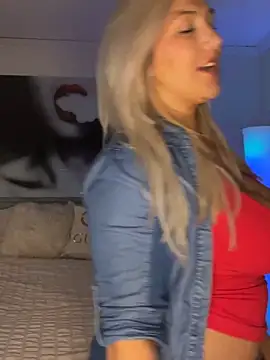 LittleMissEeve online show from October 19, 2025, 12:00 am