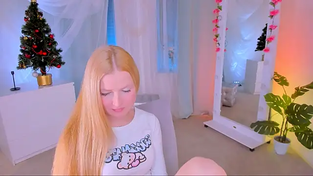 Snapshot of Laly_Peach chatting on December 10, 2024, 4:38 pm Laly Peach online show from December 10, 2024, 4:38 pm