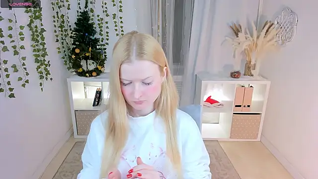 Snapshot of Laly_Peach chatting on January 9, 2025, 4:39 pm Laly Peach online show from January 9, 2025, 4:39 pm