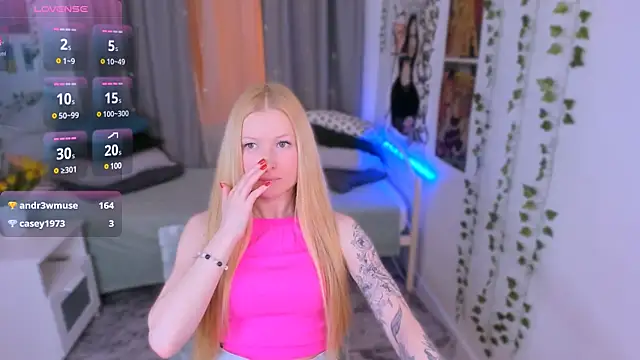 Snapshot of Laly_Peach chatting on January 15, 2025, 3:18 pm Laly Peach online show from January 15, 2025, 3:18 pm