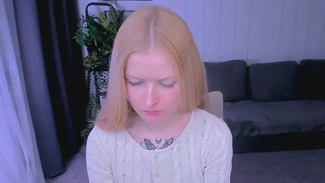 Snapshot of Laly_Peach chatting on January 29, 2025, 11:30 am Laly Peach online show from January 29, 2025, 11:30 am