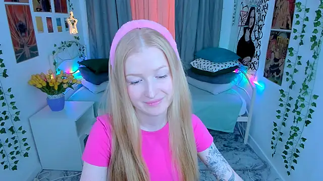 Snapshot of Laly_Peach chatting on March 1, 2025, 3:49 pm Laly Peach online show from March 1, 2025, 3:49 pm