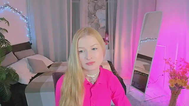 Snapshot of Laly_Peach chatting on March 15, 2025, 4:43 pm Laly Peach online show from March 15, 2025, 4:43 pm