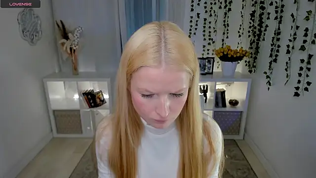 Laly Peach online show from March 16, 2026, 4:00 pm