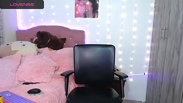 camy doll online show from December 14, 2025, 1:11 am