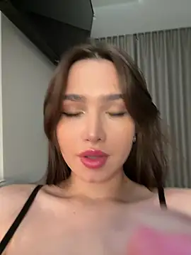 Snapshot of stefannichka chatting on December 17, 2024, 12:34 am stefannichka online show from December 17, 2024, 12:34 am