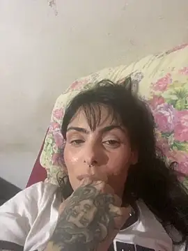 Snapshot of Sarah-safada chatting on February 20, 2026, 3:58 am Sarah-safada online show from February 20, 2026, 3:58 am