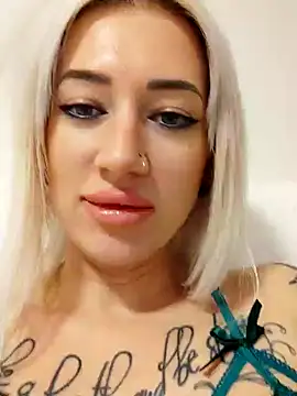 Snapshot of Fuck-Gina chatting on January 4, 2025, 12:16 am Fuck-Gina online show from January 4, 2025, 12:16 am