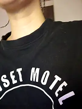 Snapshot of Fuck-Gina chatting on January 23, 2025, 7:07 pm Fuck-Gina online show from January 23, 2025, 7:07 pm