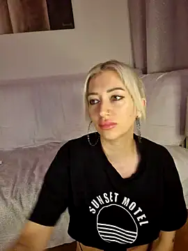 Snapshot of Fuck-Gina chatting on January 23, 2025, 10:11 pm Fuck-Gina online show from January 23, 2025, 10:11 pm