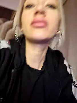 Snapshot of Fuck-Gina chatting on January 28, 2025, 12:05 am Fuck-Gina online show from January 28, 2025, 12:05 am