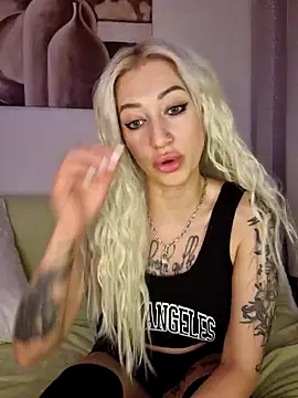 Snapshot of Fuck-Gina chatting on January 29, 2025, 6:50 pm Fuck-Gina online show from January 29, 2025, 6:50 pm