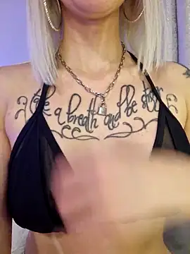 Snapshot of Fuck-Gina chatting on February 15, 2025, 12:15 am Fuck-Gina online show from February 15, 2025, 12:15 am