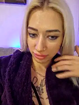 Snapshot of Fuck-Gina chatting on February 18, 2025, 1:21 am Fuck-Gina online show from February 18, 2025, 1:21 am