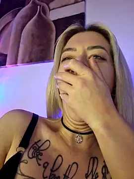 Snapshot of Fuck-Gina chatting on March 9, 2025, 3:22 am Fuck-Gina online show from March 9, 2025, 3:22 am