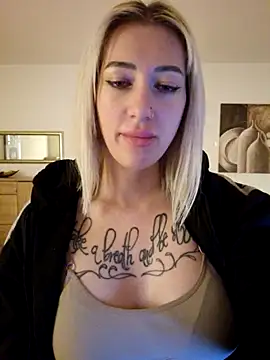 Snapshot of Fuck-Gina chatting on March 15, 2025, 4:57 am Fuck-Gina online show from March 15, 2025, 4:57 am