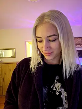 Snapshot of Fuck-Gina chatting on March 16, 2025, 10:20 pm Fuck-Gina online show from March 16, 2025, 10:20 pm