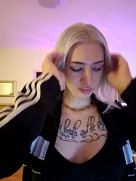 Snapshot of Fuck-Gina chatting on March 20, 2025, 4:51 am Fuck-Gina online show from March 20, 2025, 4:51 am