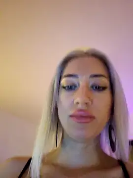 Snapshot of Fuck-Gina chatting on March 22, 2025, 4:03 am Fuck-Gina online show from March 22, 2025, 4:03 am